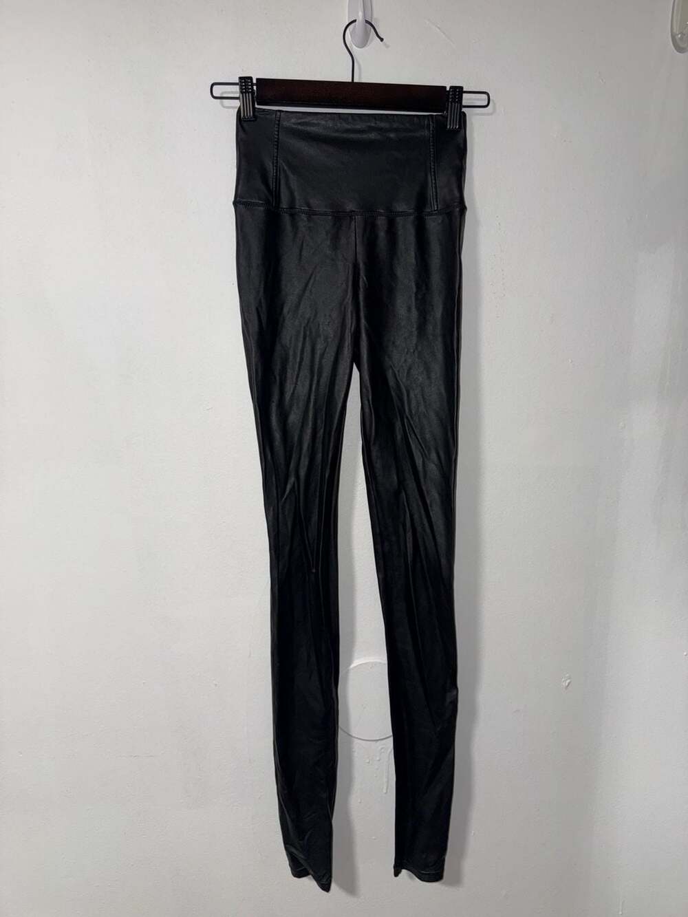 Wilfred Free Faux Leather Leggings Black
